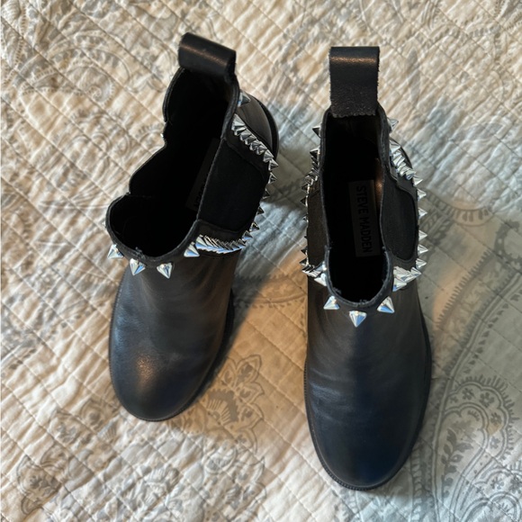 Steve Madden boots; black with studs size 7 - Picture 6 of 6